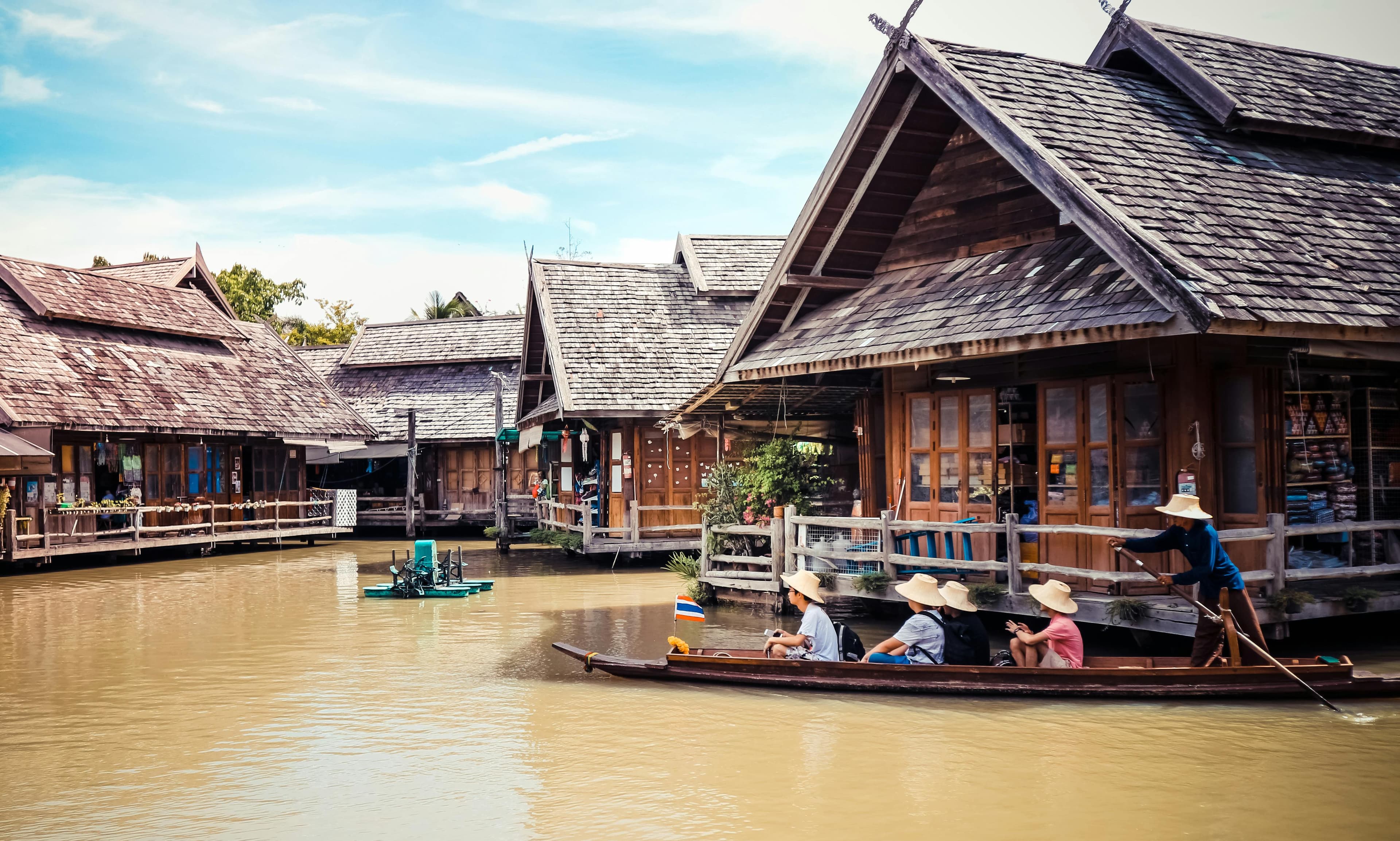 WhatsApp for tour operators: 5 automations to book more tours